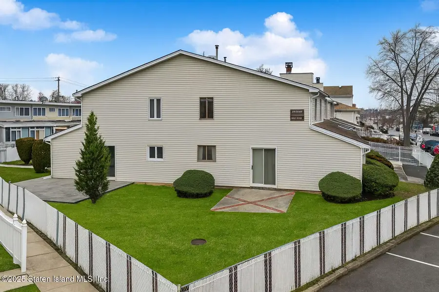 22 Regis Drive, Staten Island, NY 10314 - Image #2