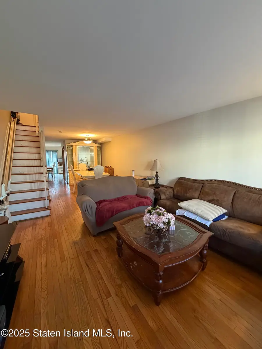 34 Northfield Court, Staten Island, NY 10303 - Image #2