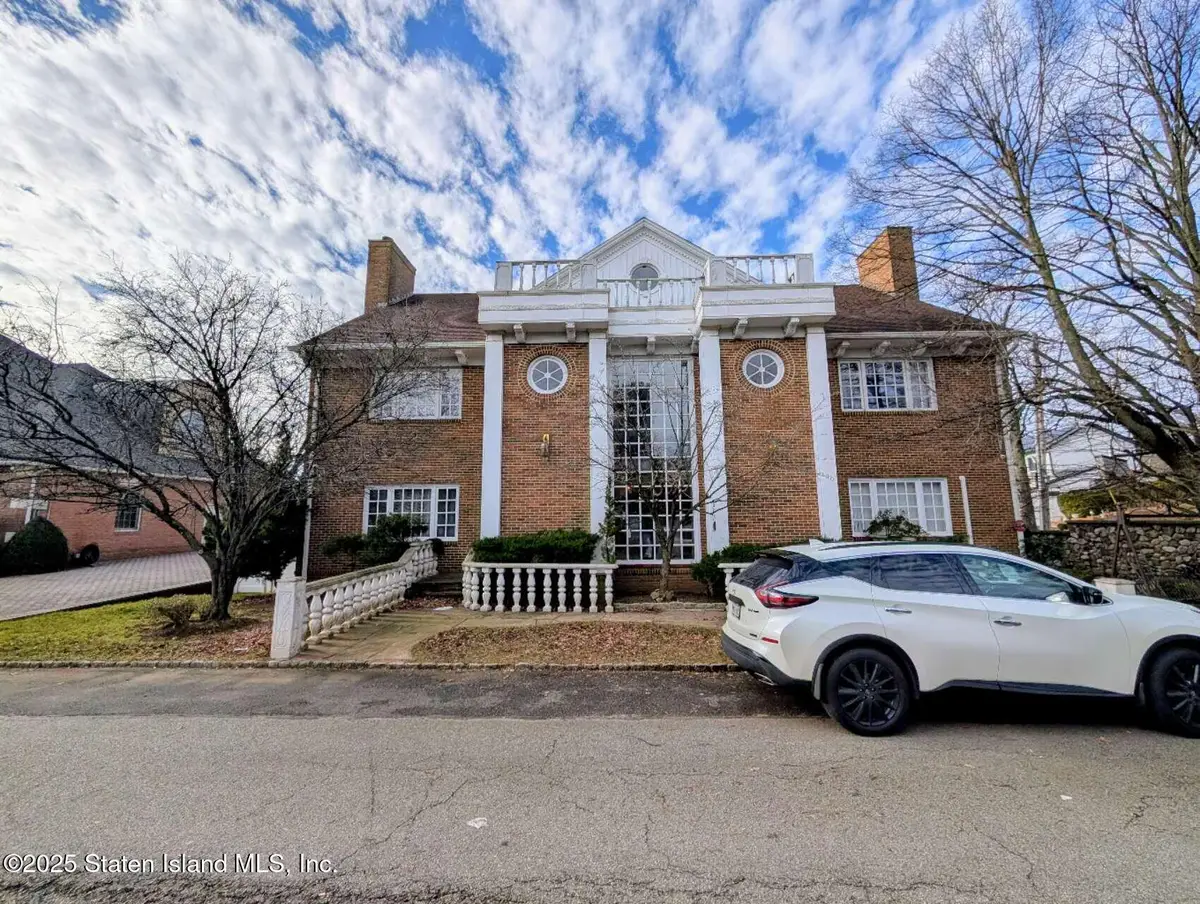 100 Copperflagg Lane, Staten Island, NY 10304 - Image #1