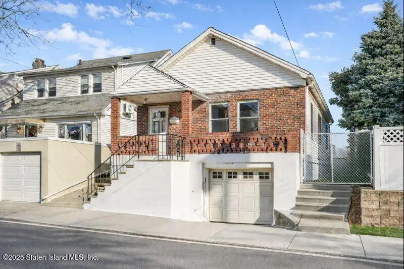 53 Egbert Place, Staten Island, NY 10305 - Image #1