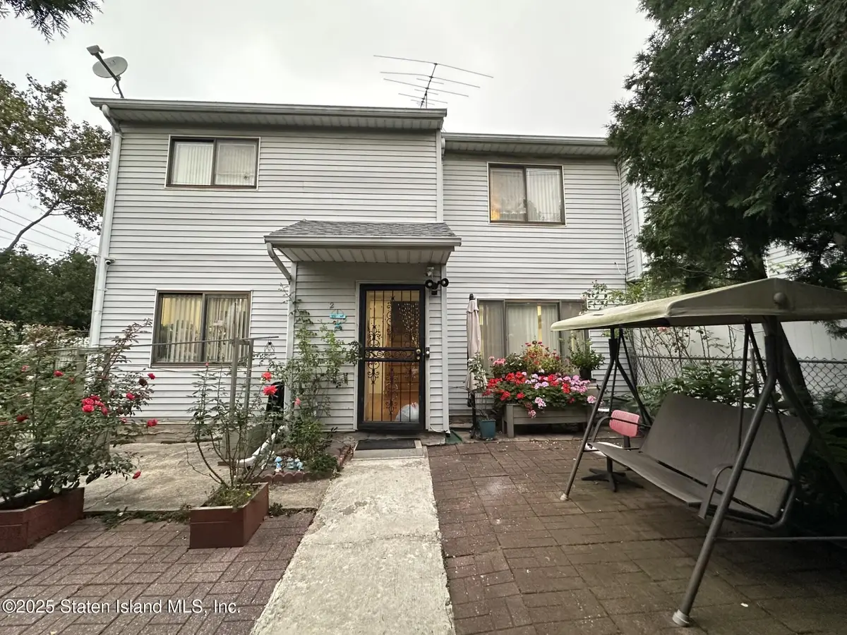 215 Pierce Street, Staten Island, NY 10304 - Image #1