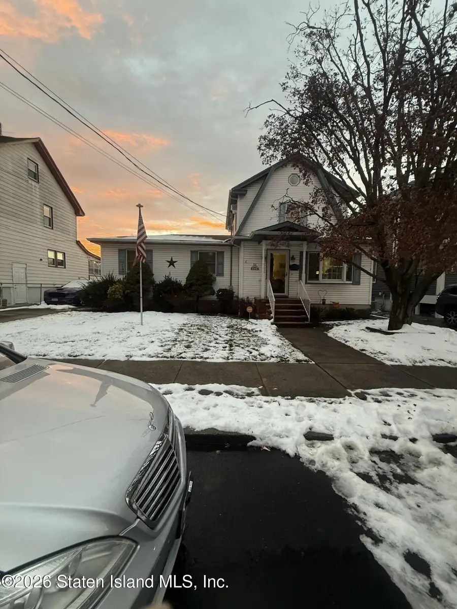 32 Mundy Avenue, Staten Island, NY 10310 - Image #2