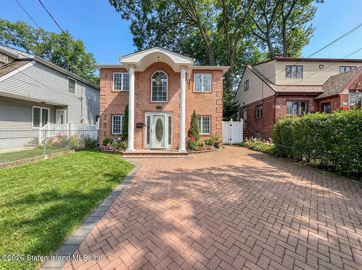 226 Hunter Avenue, Staten Island, NY 10306 - Image #1