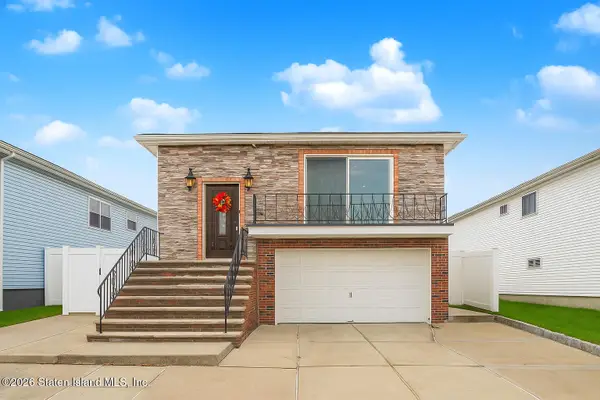 28 Drumgoole Road E, Staten Island, NY 10312