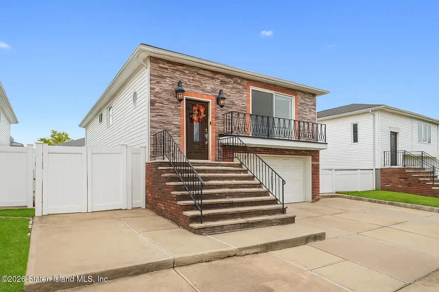 28 Drumgoole Road E, Staten Island, NY 10312 - Image #2