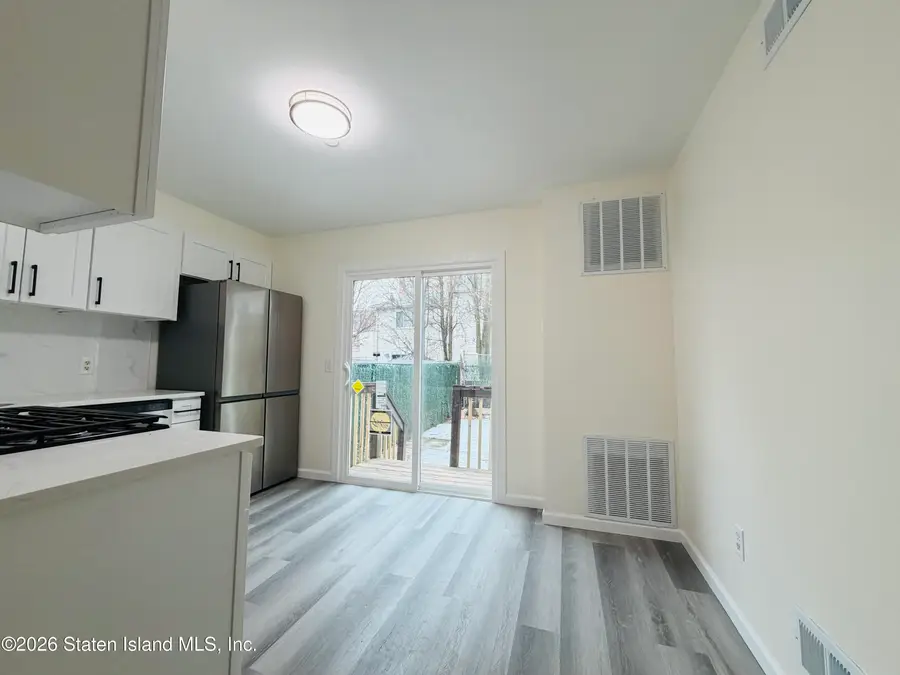 8 Montgomery Avenue, Staten Island, NY 10301 - Image #3