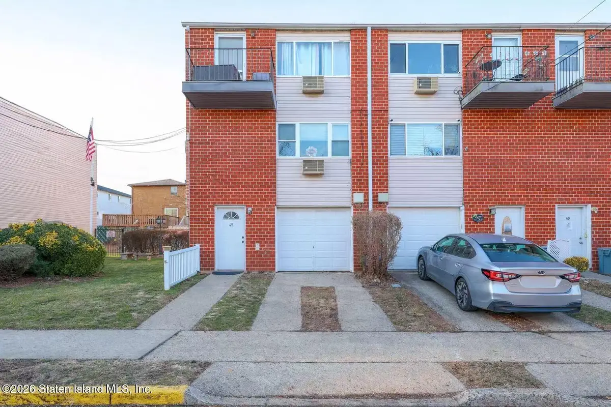 45 Francine Court #B, Staten Island, NY 10306 - Image #1