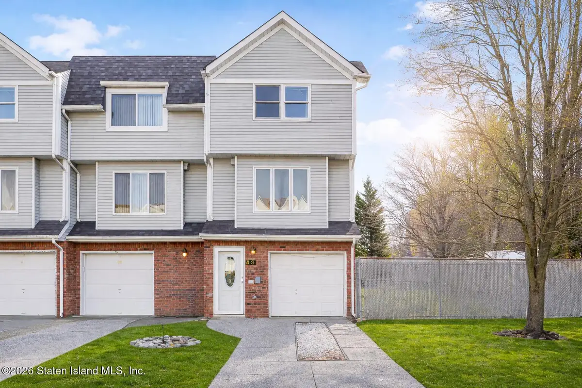 43 Westport Lane, Staten Island, NY 10314 - Image #1