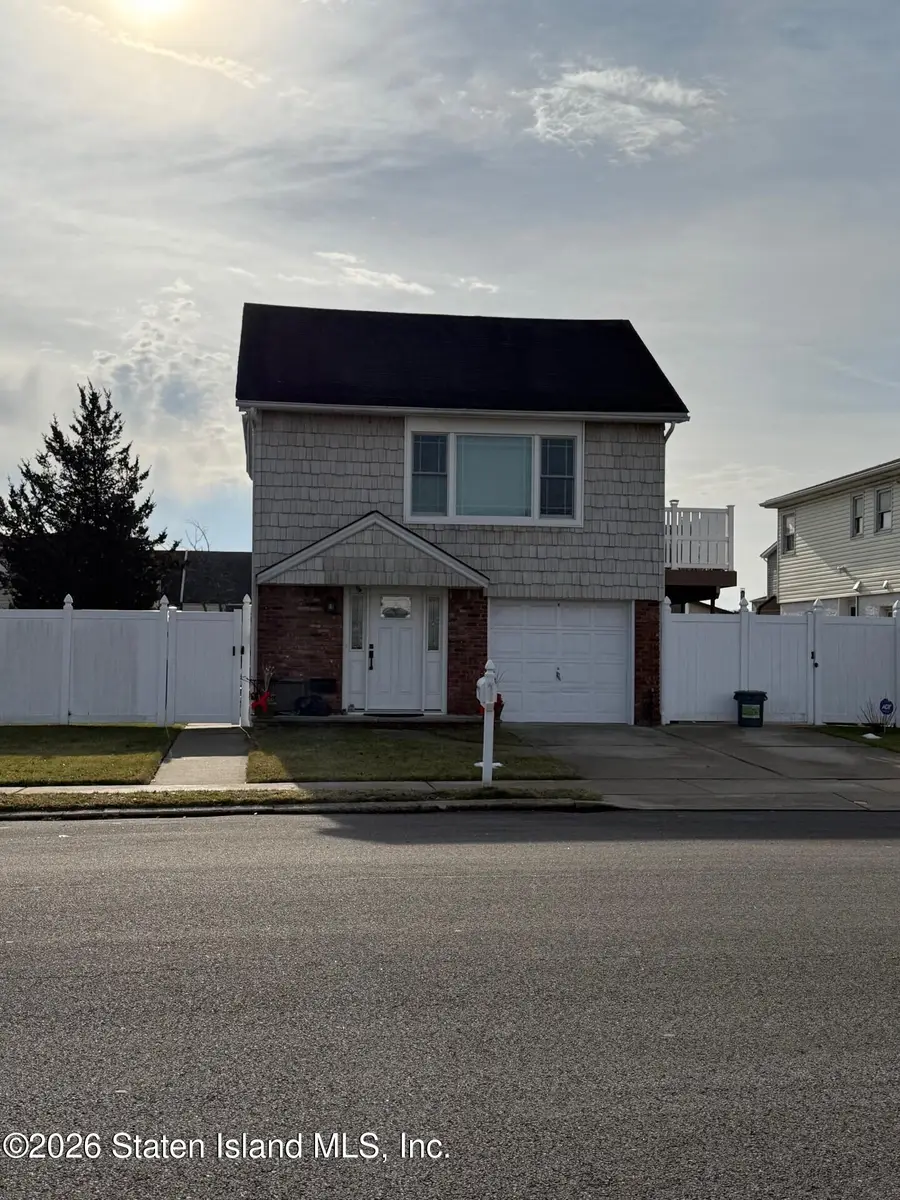 76 Berry Avenue, Staten Island, NY 10312 - Image #2