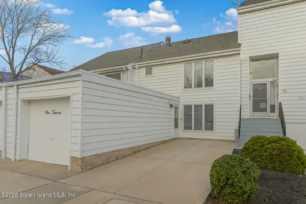 112 Hampton Green, Staten Island, NY 10312