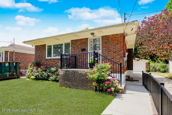 8 Piedmont Avenue, Staten Island, NY 10305