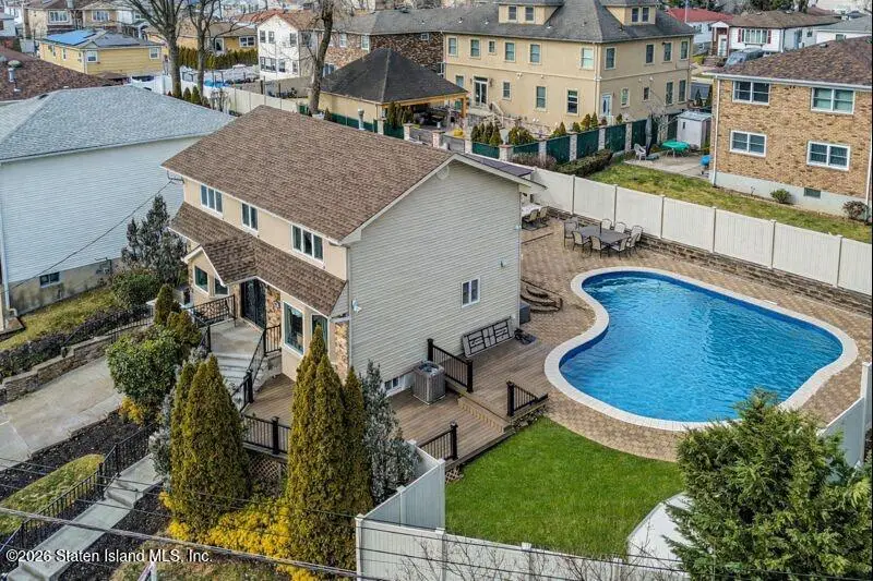 501 Edgegrove Avenue, Staten Island, NY 10312 - Image #2