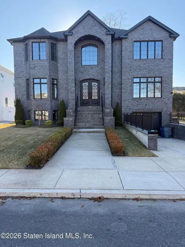 946 Edgegrove Avenue, Staten Island, NY 10309