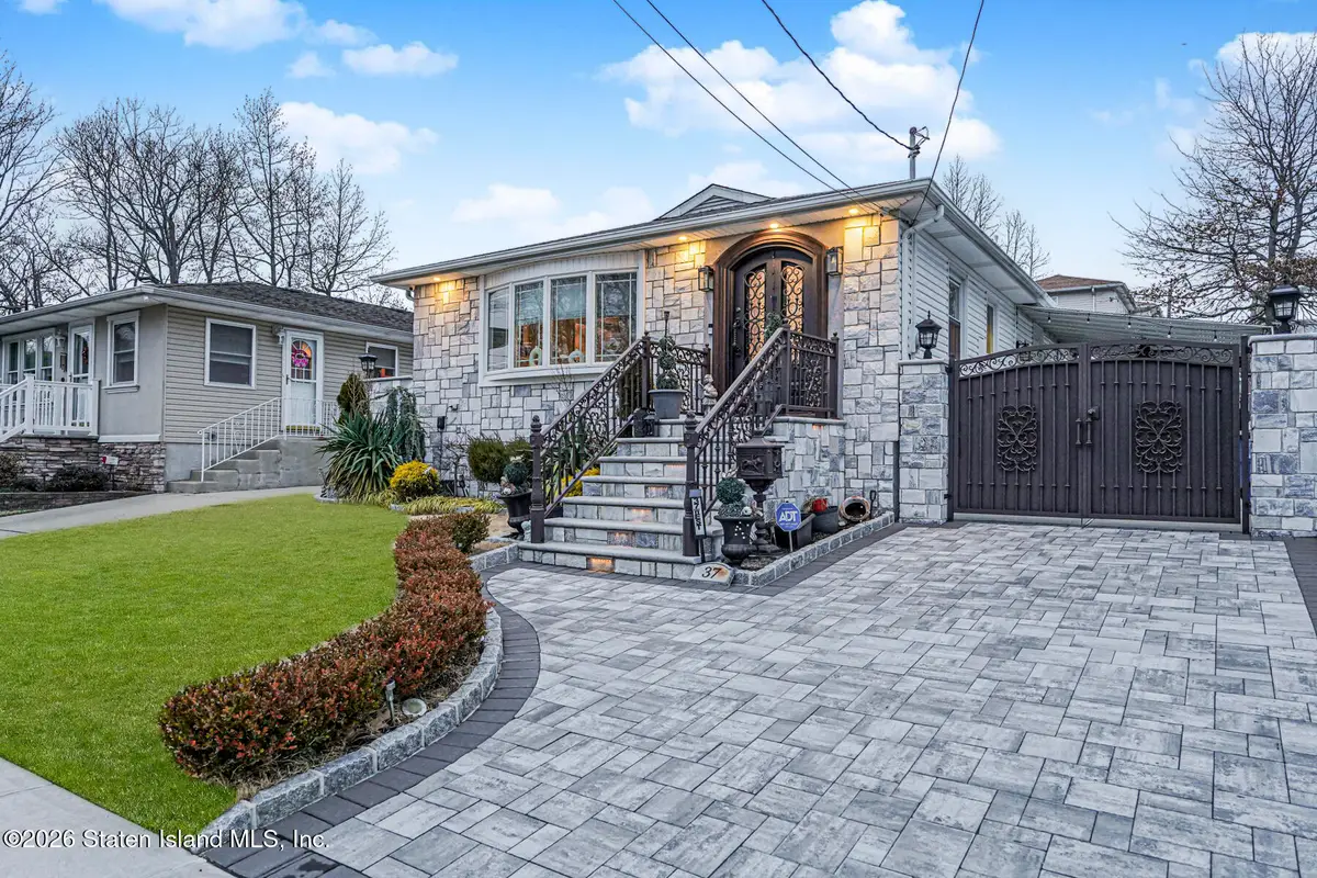 37 West Terrace, Staten Island, NY 10312 - Image #1