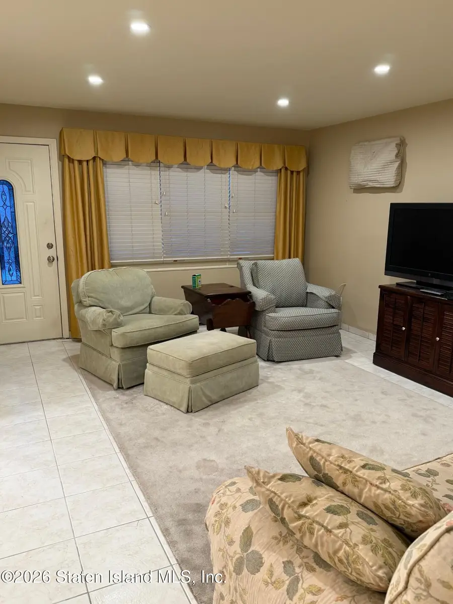 414 Lyndale Avenue, Staten Island, NY 10312 - Image #2