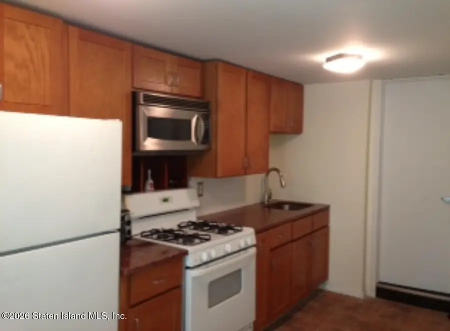 90 Mapleton Avenue, Staten Island, NY 10305 - Image #3