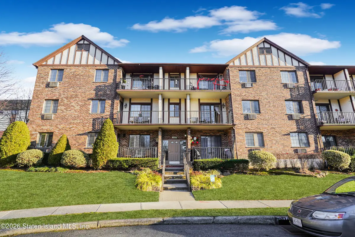 120 Devon Loop #6, Staten Island, NY 10314 - Image #1