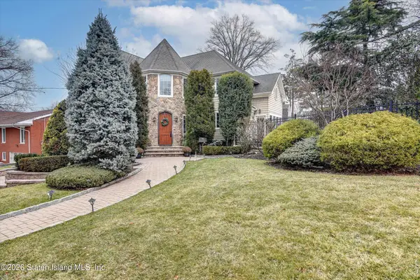 215 Lawrence Avenue, Staten Island, NY 10310