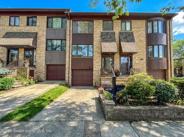 116 Dogwood Lane, Staten Island, NY 10305