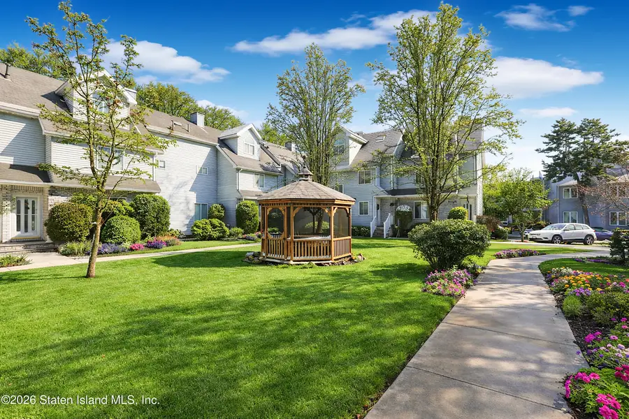 47 Fairlawn Loop, Staten Island, NY 10308 - Image #3