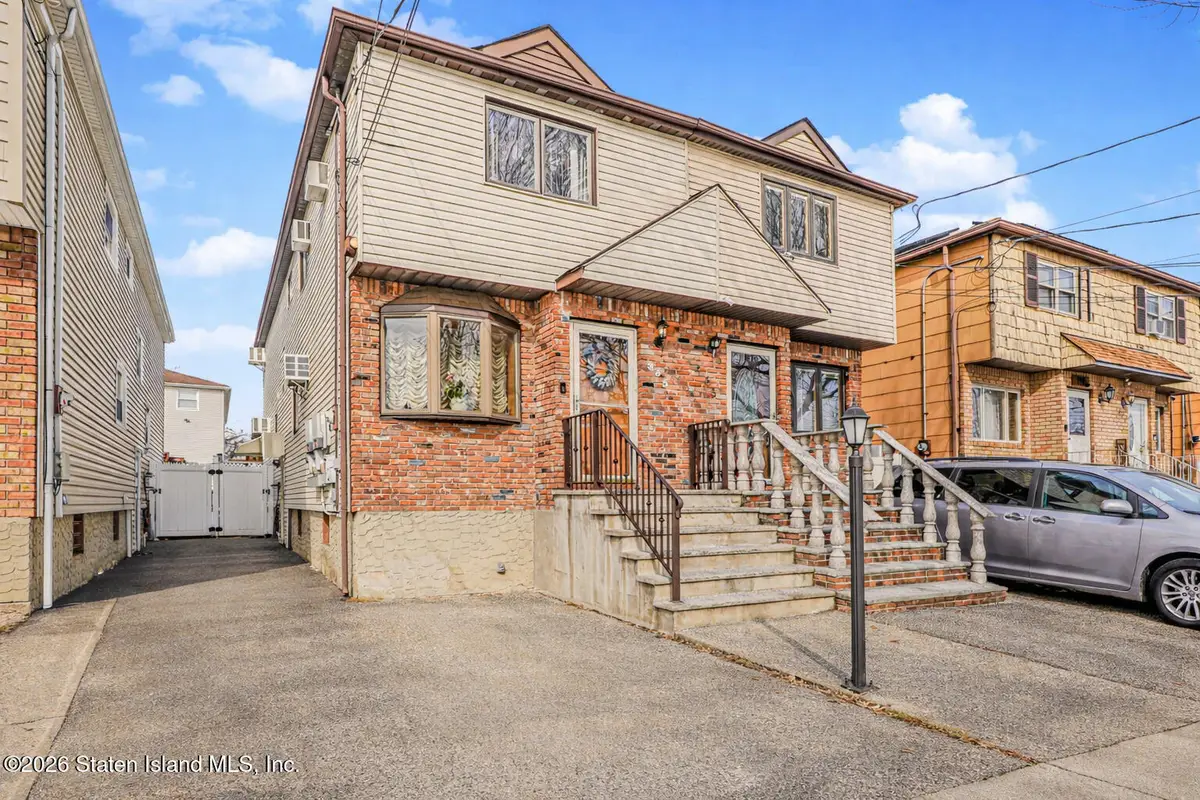 985 Rensselaer Avenue, Staten Island, NY 10309 - Image #1