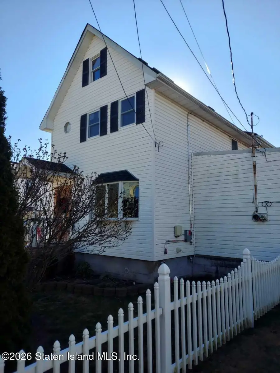 140 Burke Avenue, Staten Island, NY 10314 - Image #2