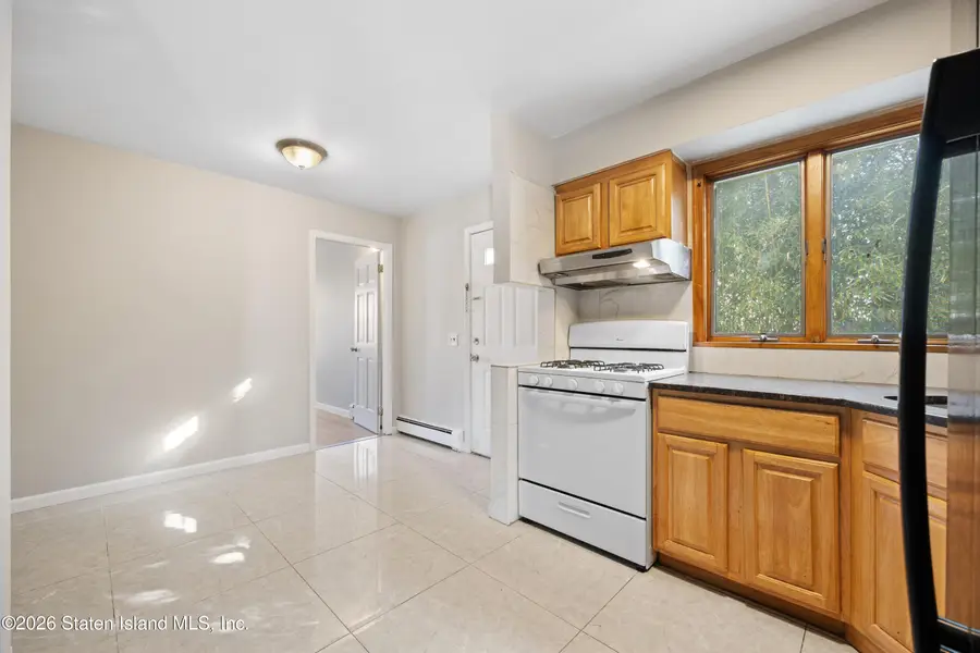 62 Bennett Place, Staten Island, NY 10312 - Image #3