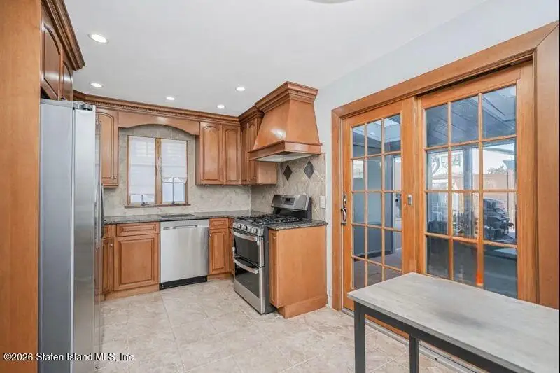 155 Merrill Avenue, Staten Island, NY 10314 - Image #3