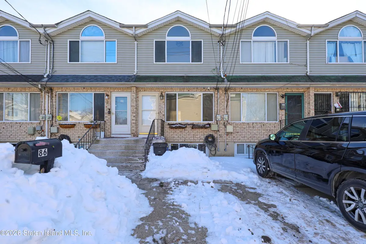 86 Confederation Place, Staten Island, NY 10303 - Image #1
