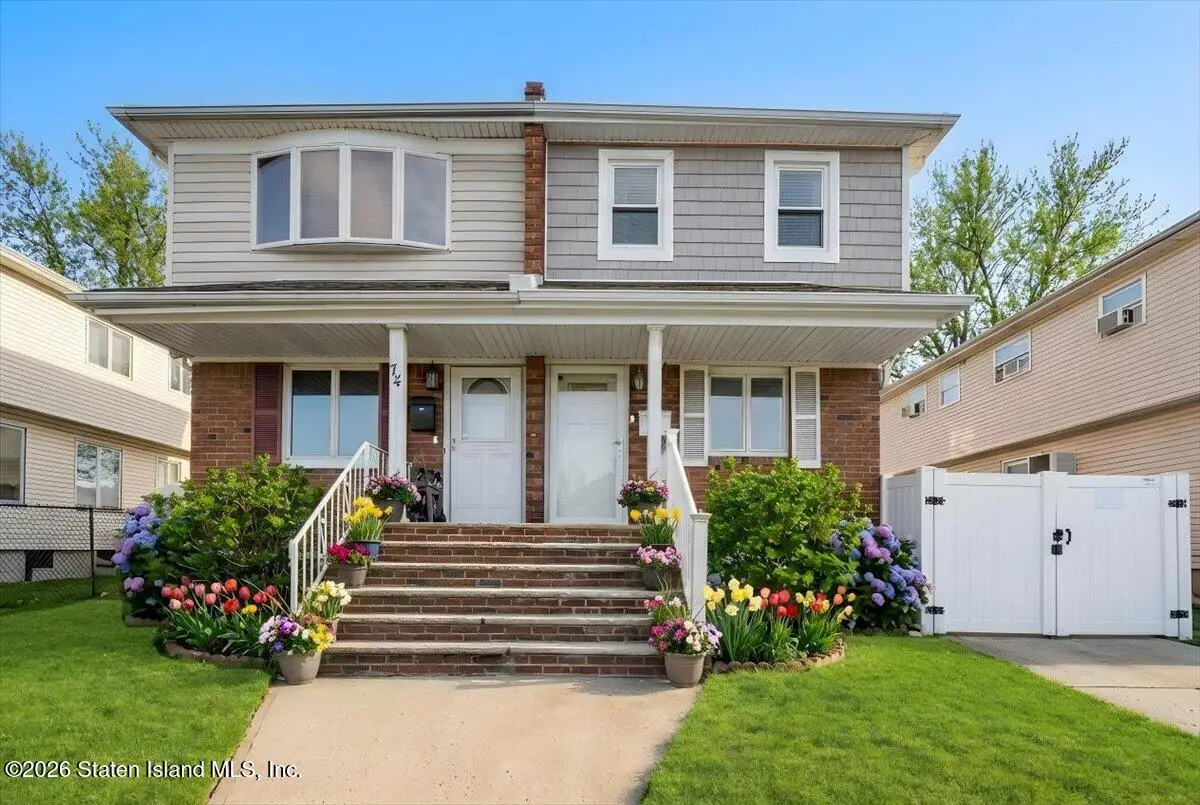 76 E Brandis Avenue, Staten Island, NY 10308 - Image #1