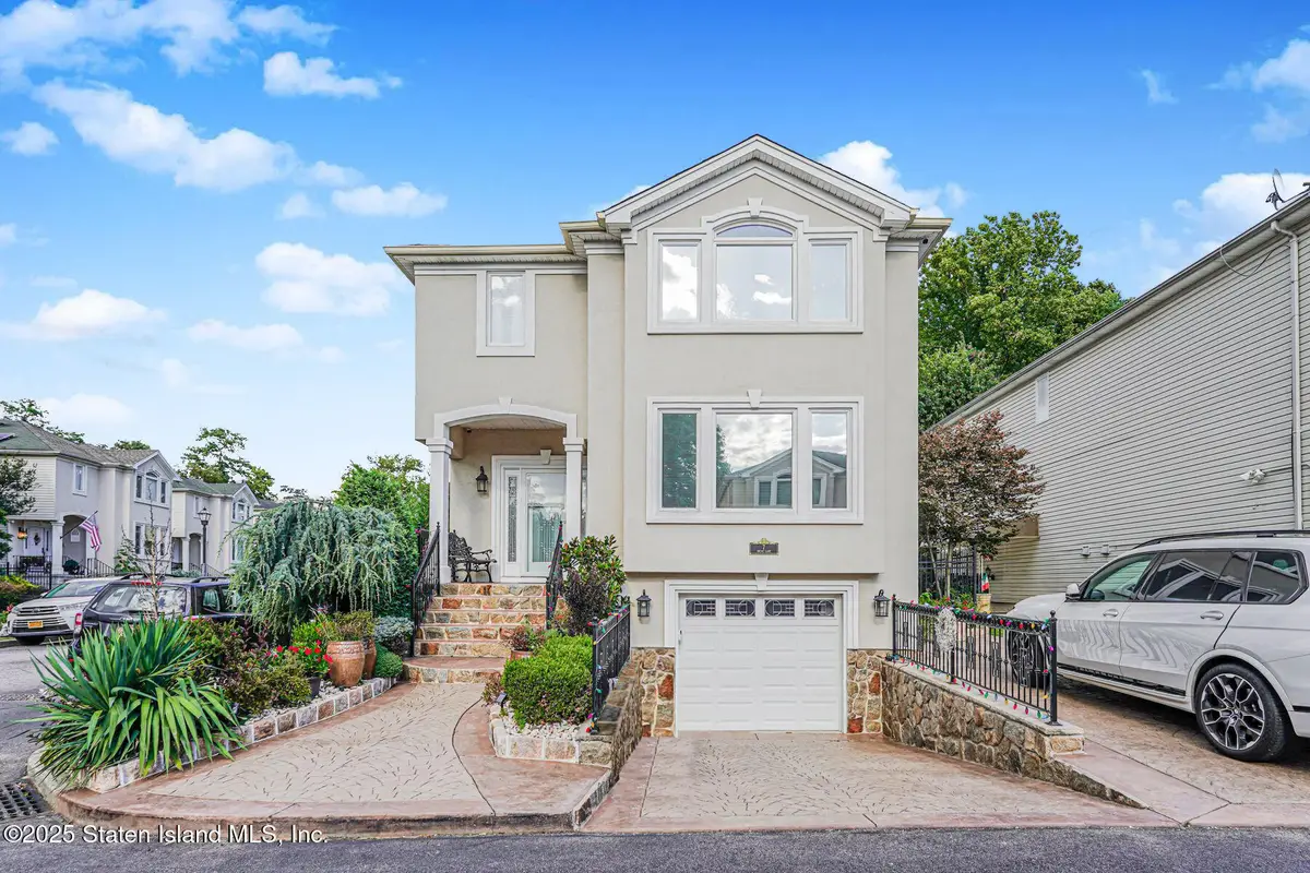 7 Irene Lane, Staten Island, NY 10307 - Image #1