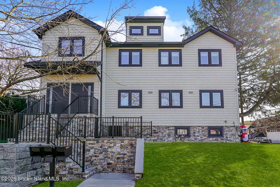 205 Hawthorne Avenue, Staten Island, NY 10314 - Image #2