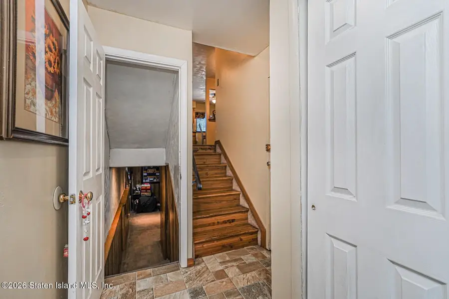 233 Carlyle Green, Staten Island, NY 10312 - Image #3