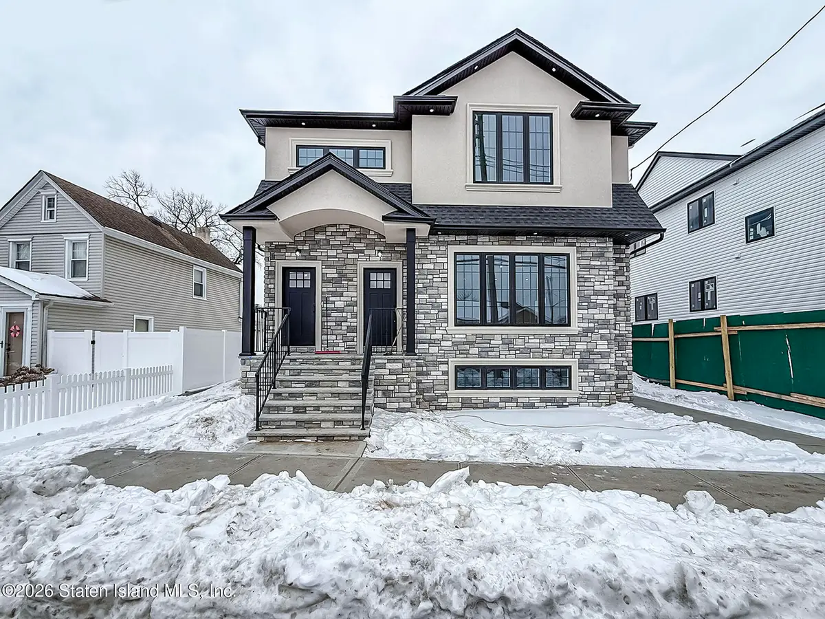 86 Sprague Avenue, Staten Island, NY 10307 - Image #1