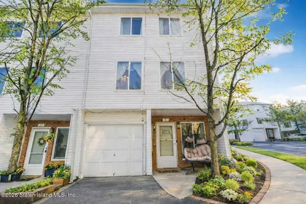 91 Aspen Knolls Way, Staten Island, NY 10312