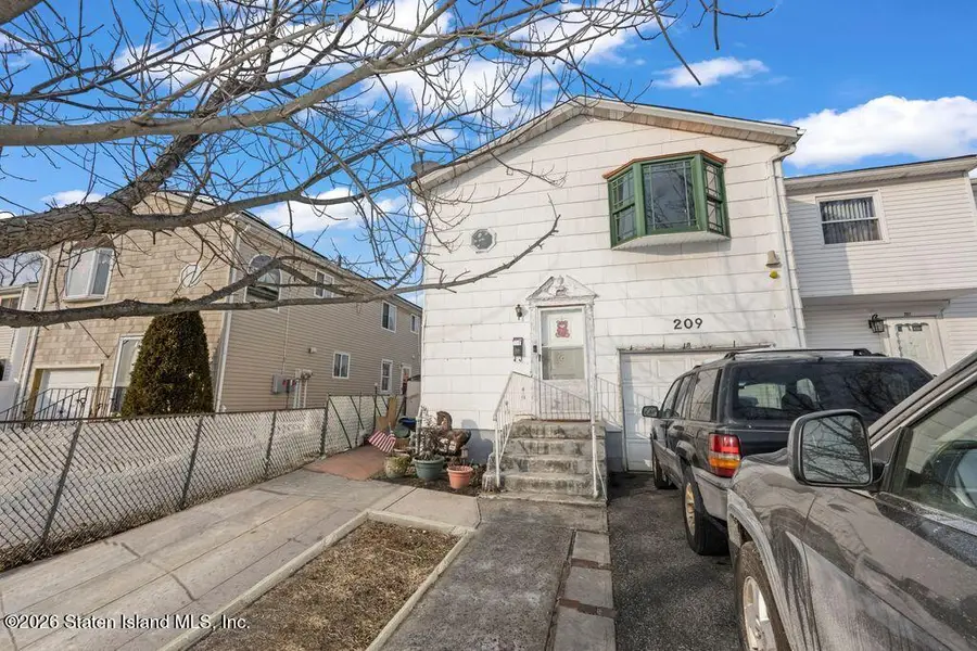 209 Regis Drive, Staten Island, NY 10314 - #2