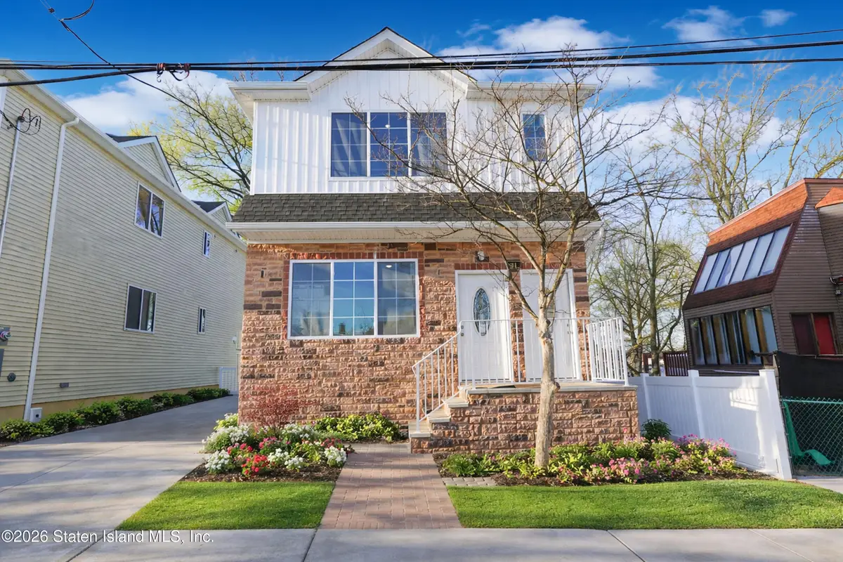 24 Shaughnessy Lane, Staten Island, NY 10305 - Image #1