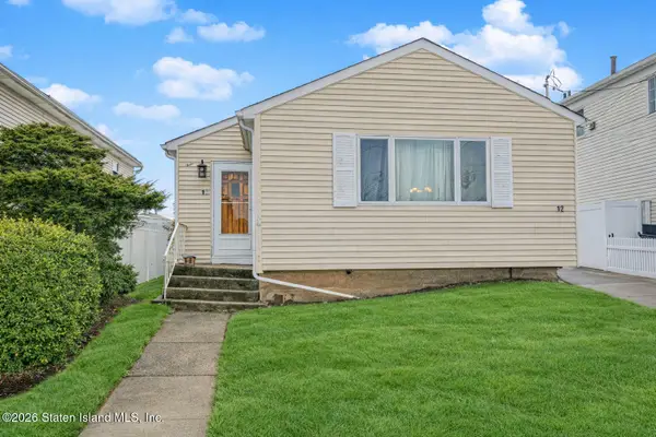 12 Walker Place, Staten Island, NY 10312