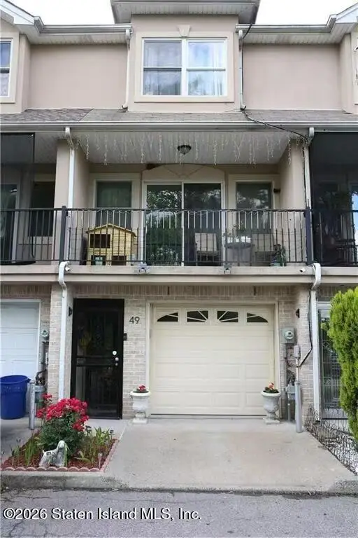 49 Crestwater Court, Staten Island, NY 10305