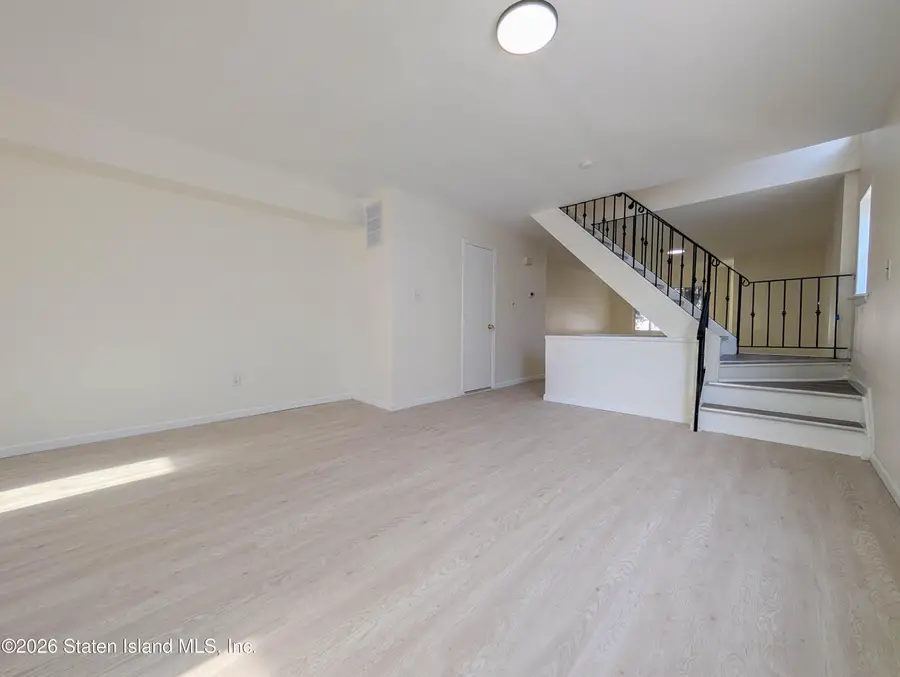 264 Lander Avenue, Staten Island, NY 10314 - #2