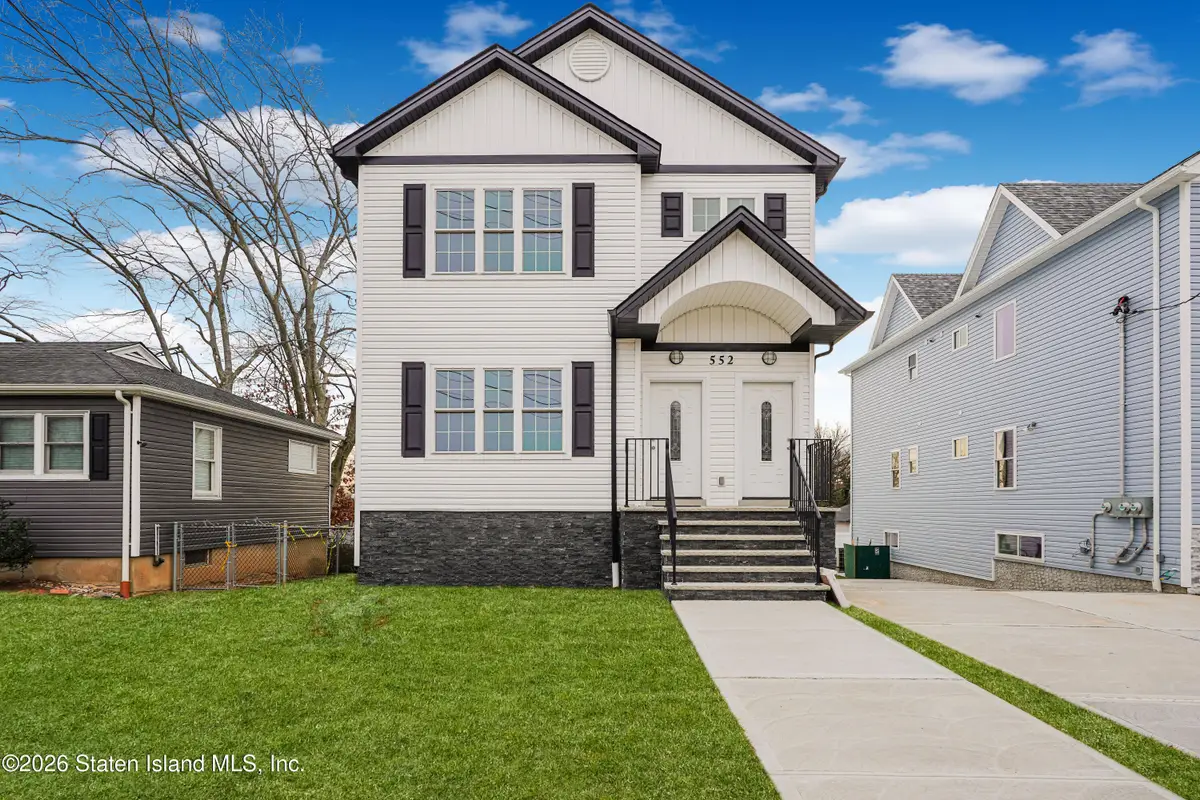 552 Drumgoole Road E, Staten Island, NY 10312 - #1