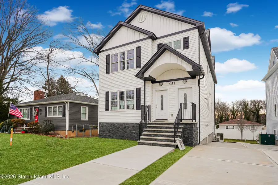 552 Drumgoole Road E, Staten Island, NY 10312 - #2