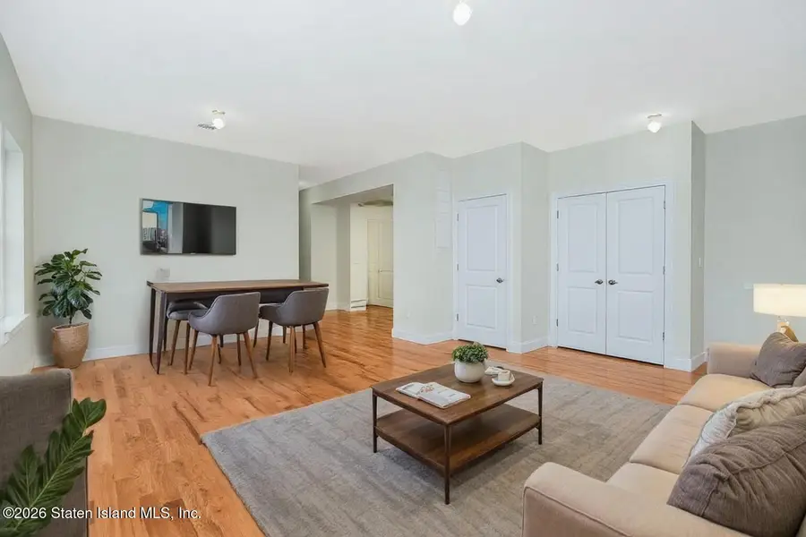 556 Drumgoole Road E, Staten Island, NY 10312 - #3