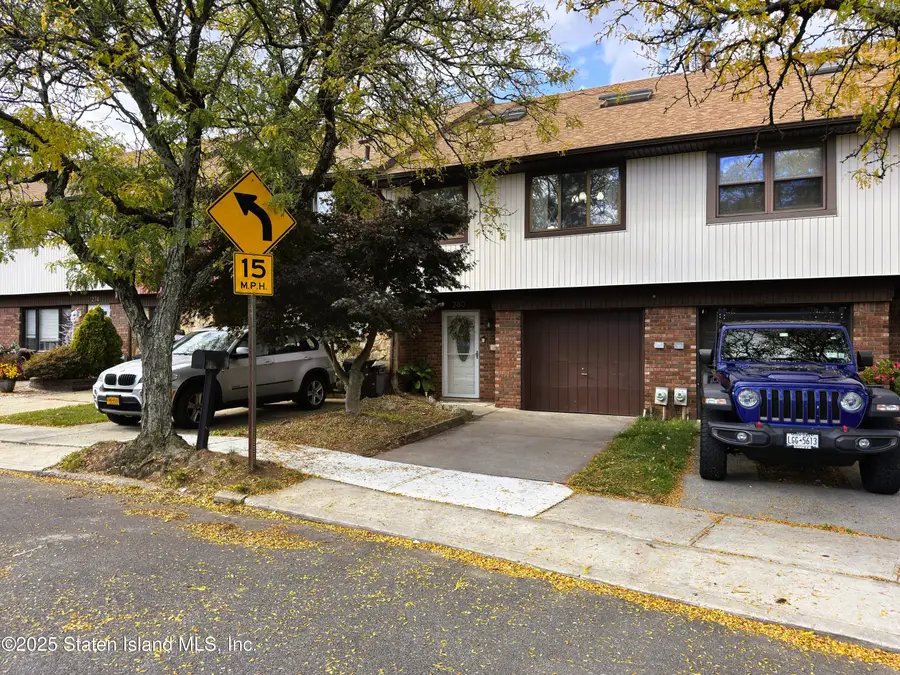280 Rolling Hill Green, Staten Island, NY 10312 - #2