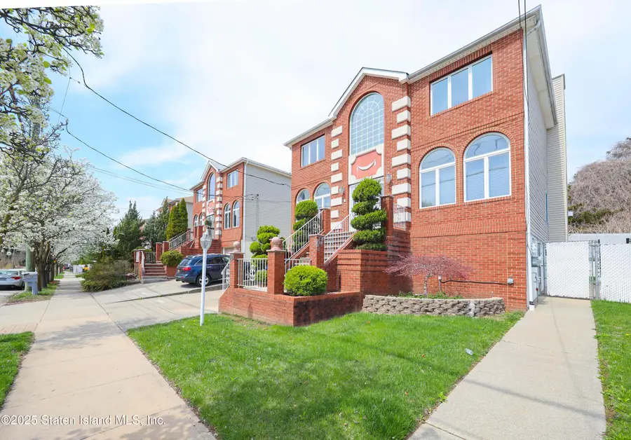 5775 Hylan Boulevard, Staten Island, NY 10309 - #3