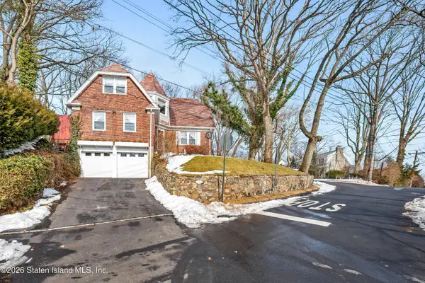 34 Holsman Road, Staten Island, NY 10301