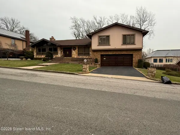 32 Hunt Lane, Staten Island, NY 10304