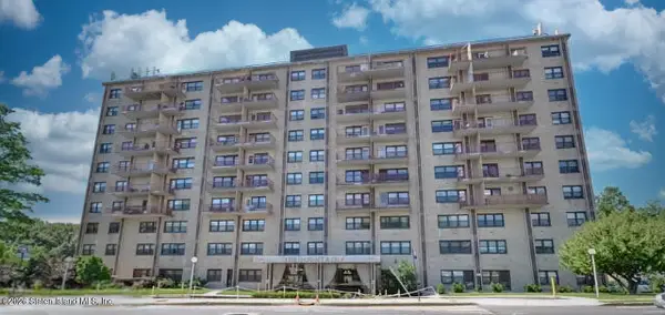 1000 Clove Road #8e, Staten Island, NY 10301