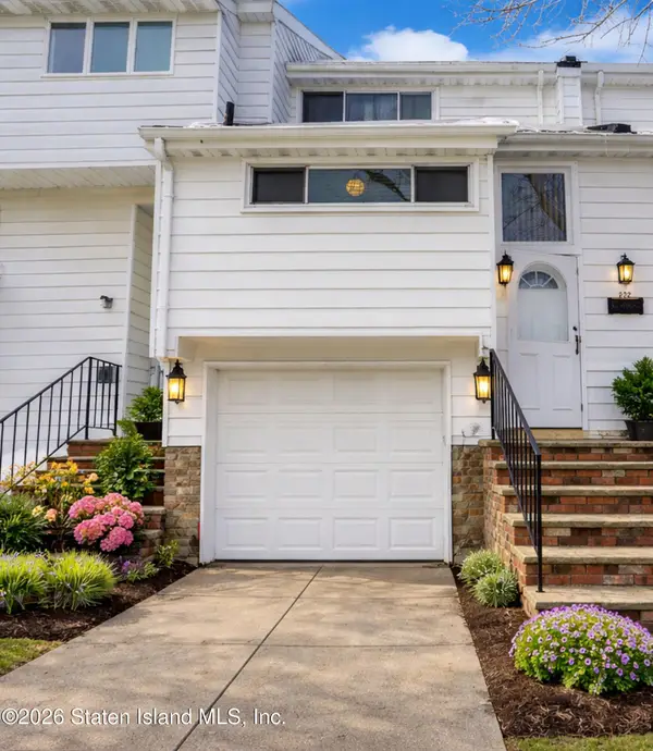 222 Forest Green, Staten Island, NY 10312