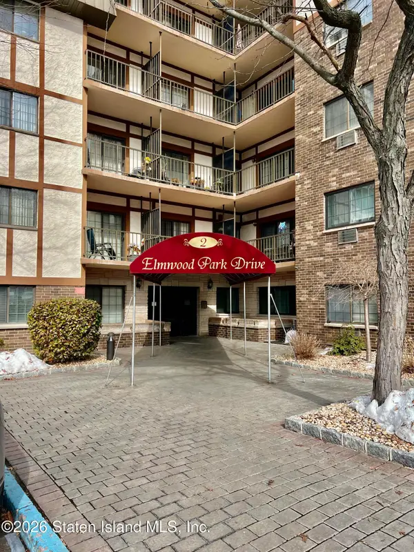 2 Elmwood Park Drive #425, Staten Island, NY 10314